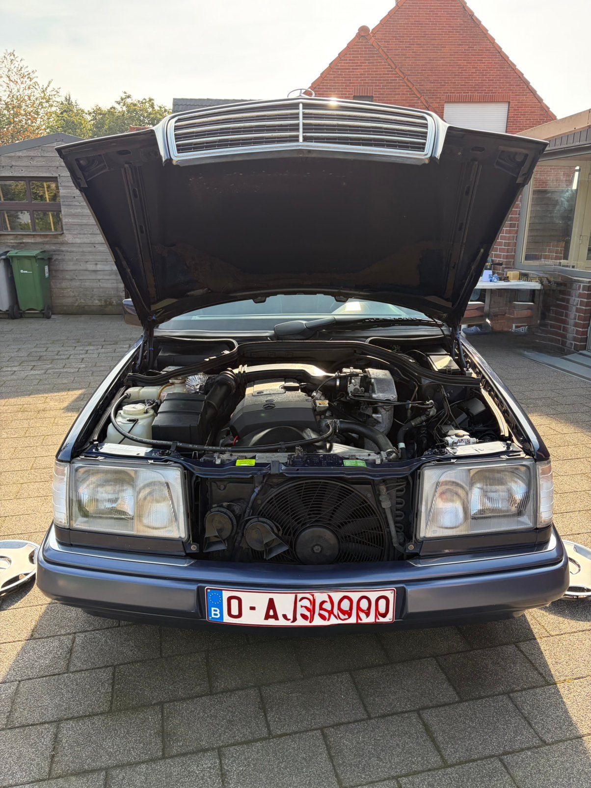 Mercedes E200 oldtimer, Auto's, Automaat, 4 deurs, 1995 cc, 4 cilinders