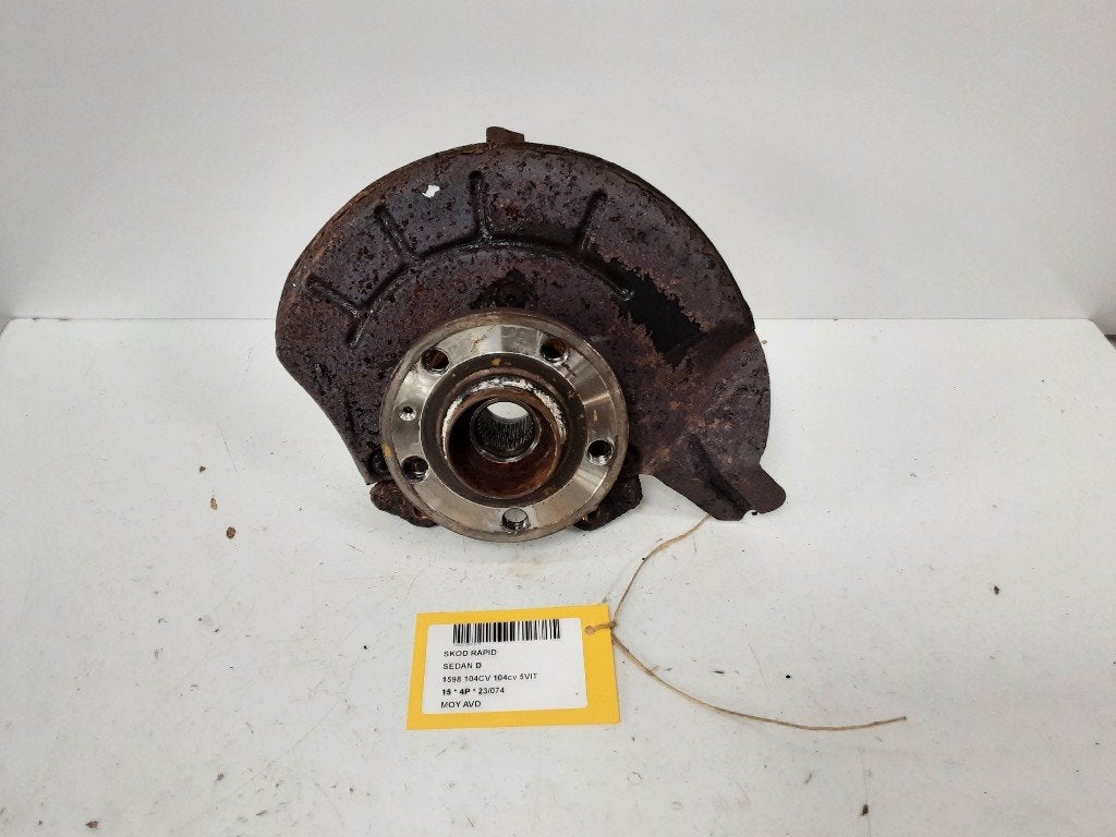 MOYEU DE ROUE AVANT DROIT Skoda Rapid (01-2012/03-2022), Utilisé, Info@skoda-auto.de, Skoda, Max-Planck-Straße  3-5
64331  Weiterstadt, DE