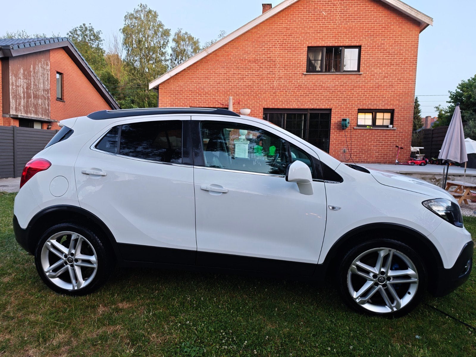 Opel Mokka 1.6cdti 2015, 153.000km, bien lire annonce!, Auto's, Opel, 100 kW, Leder, Particulier, Mokka
