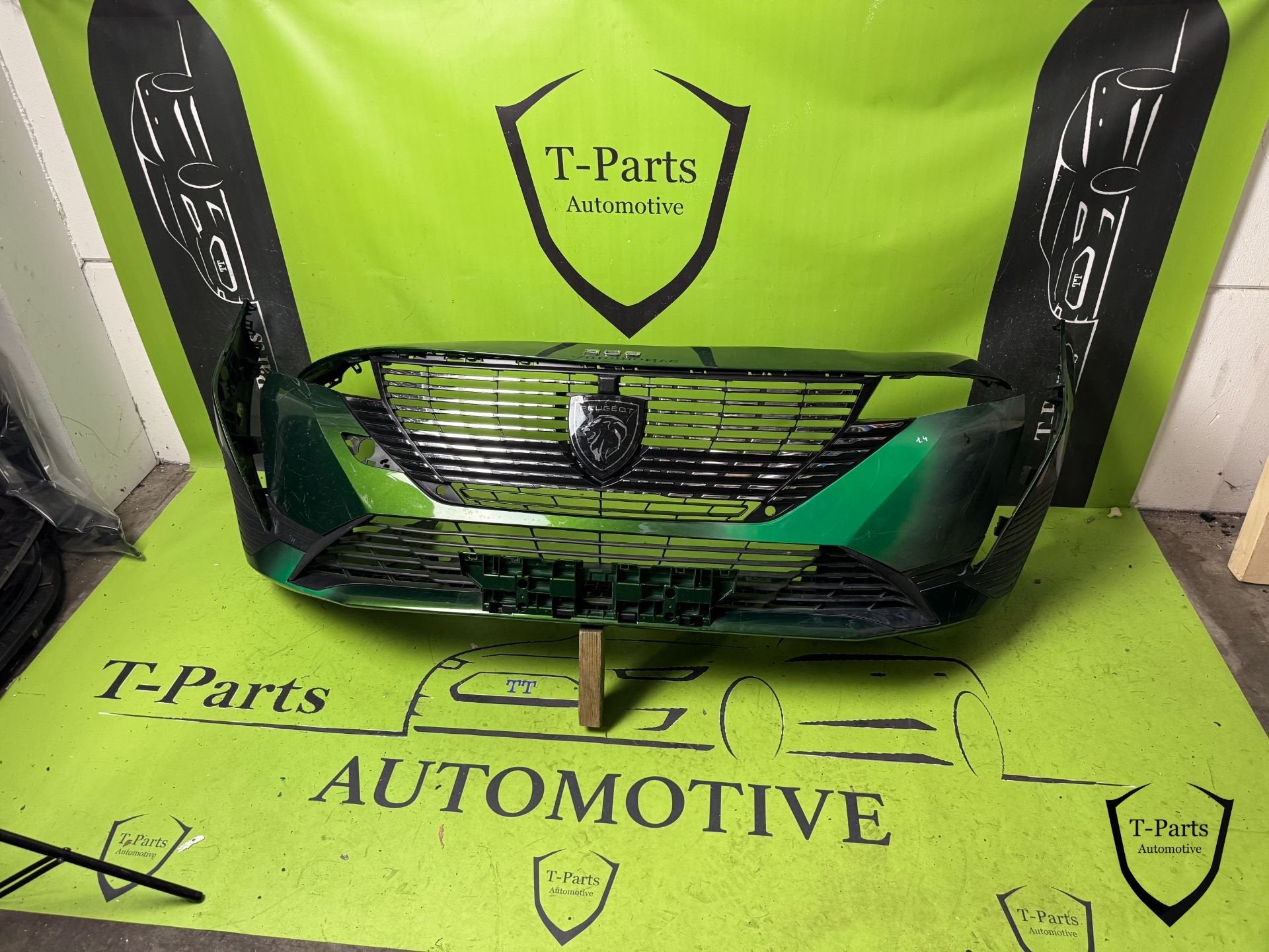 peugeot 308 voorbumper bumper, Taurusavenue 1
2132 LS  Hoofddorp, NL, Gebruikt, Contact.group@renault.com, Stellantis N.V.