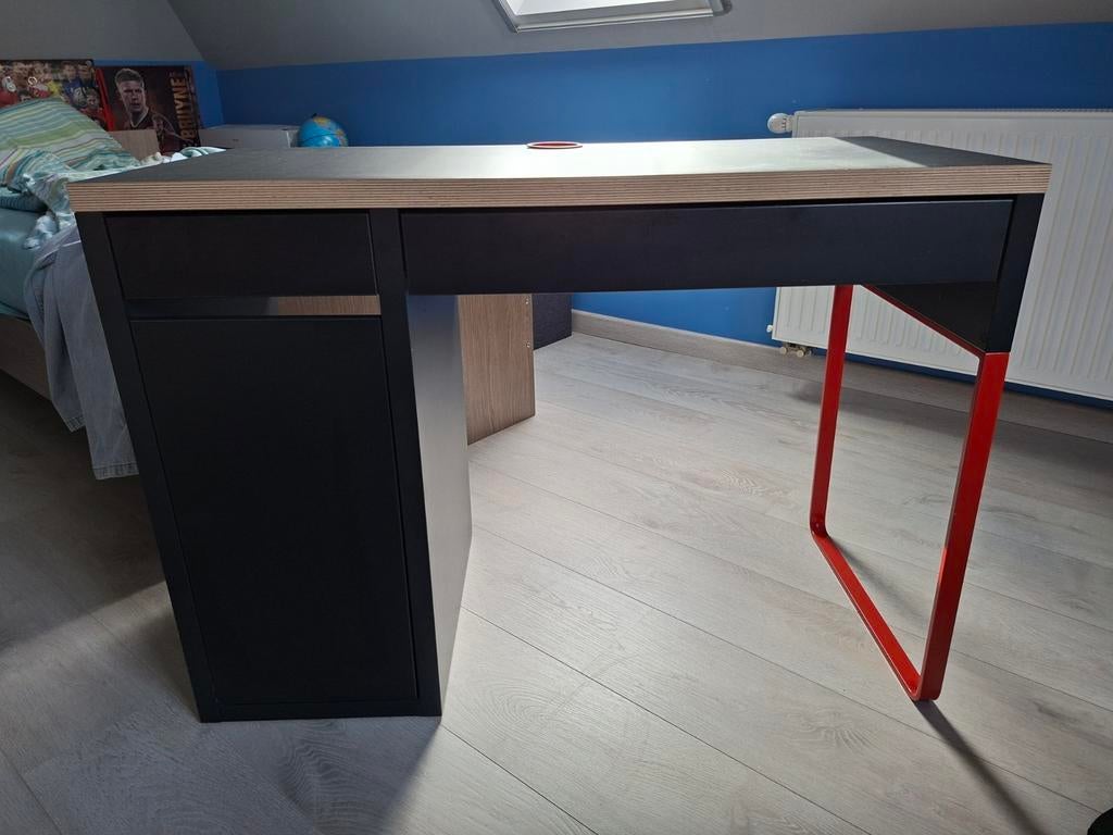 Ikea Micke bureau antraciet/rood, Maison & Meubles, Enlèvement, IKEA, Rouge