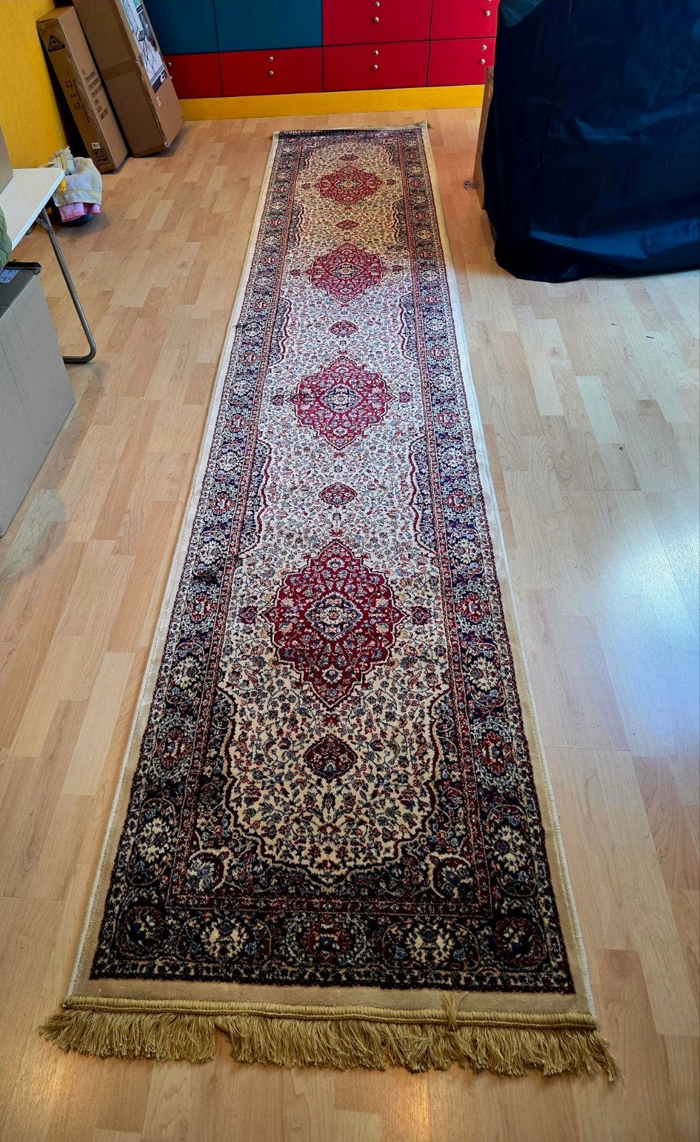 Gloednieuwe loper in bordeaux tinten., Ophalen