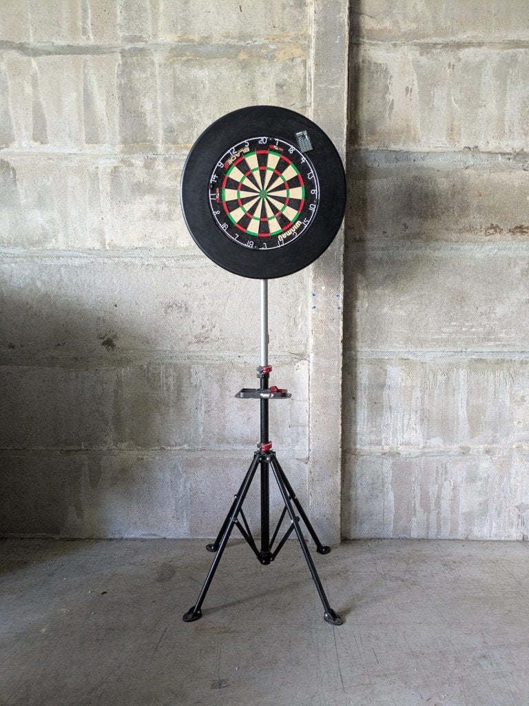 Winmau Xtreme Dartbord Standaard + Winmau Blade 6, Sport en Fitness, Ophalen, Gebruikt, Dartbord