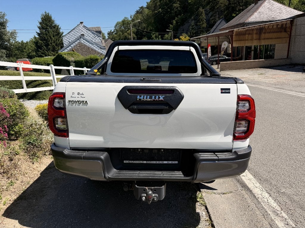 Toyota Hilux 2.8 Invincible Automatique 37500€ HTVA, Auto's, Automaat, 4 deurs, 4 cilinders, Wit