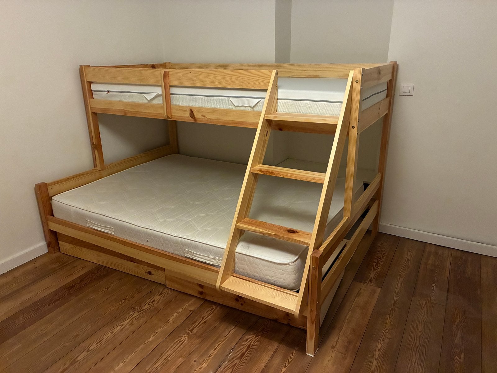 Lit superposé enfants en bois massif (140 cm + 90 cm), Enlèvement, Utilisé