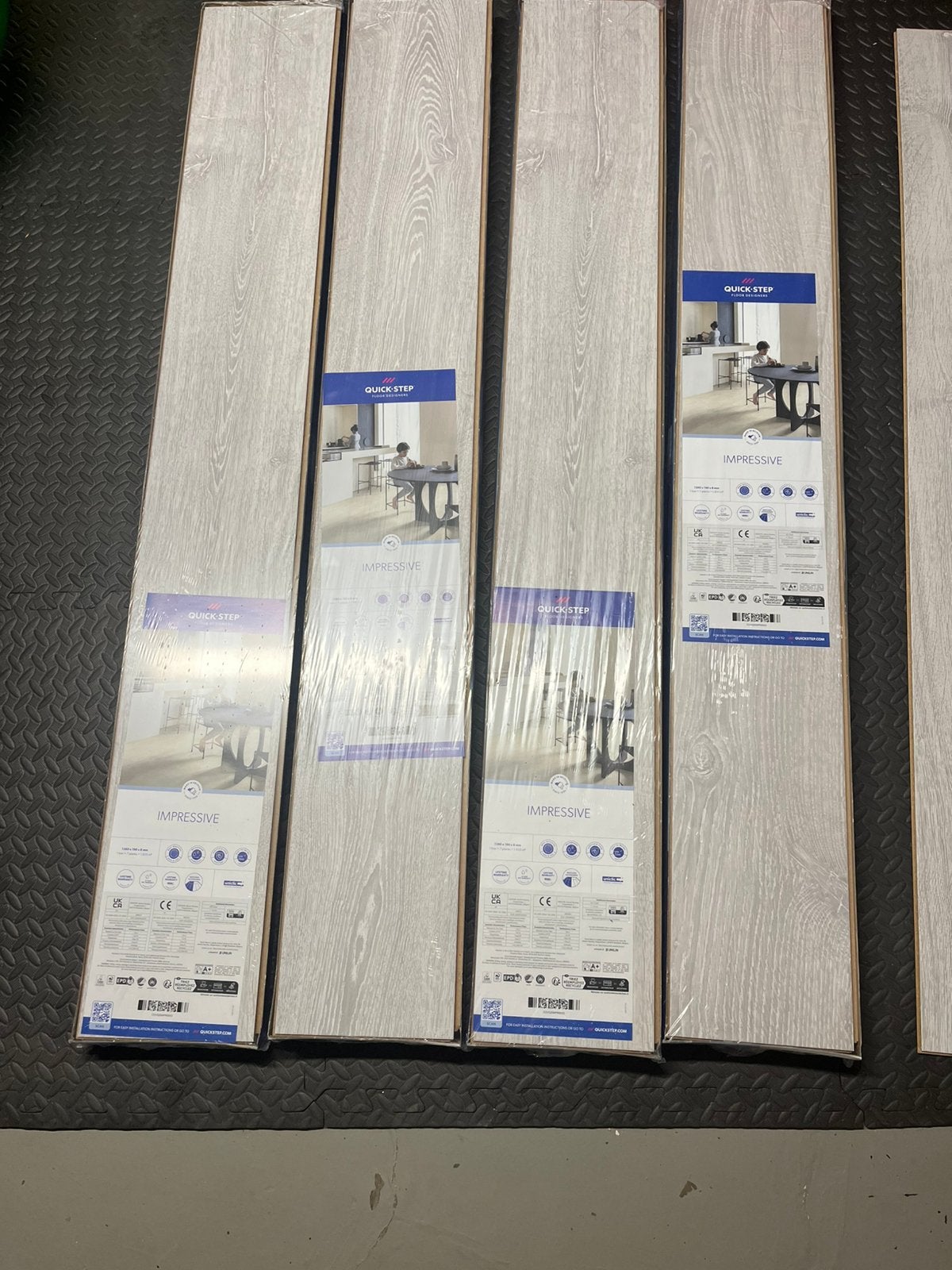 Quickstep laminaat Impressive, lichtgrijs, Bricolage & Construction, Planches & Dalles, Neuf, Aggloméré, Bois, 50 à 150 cm, 10 à 30 cm