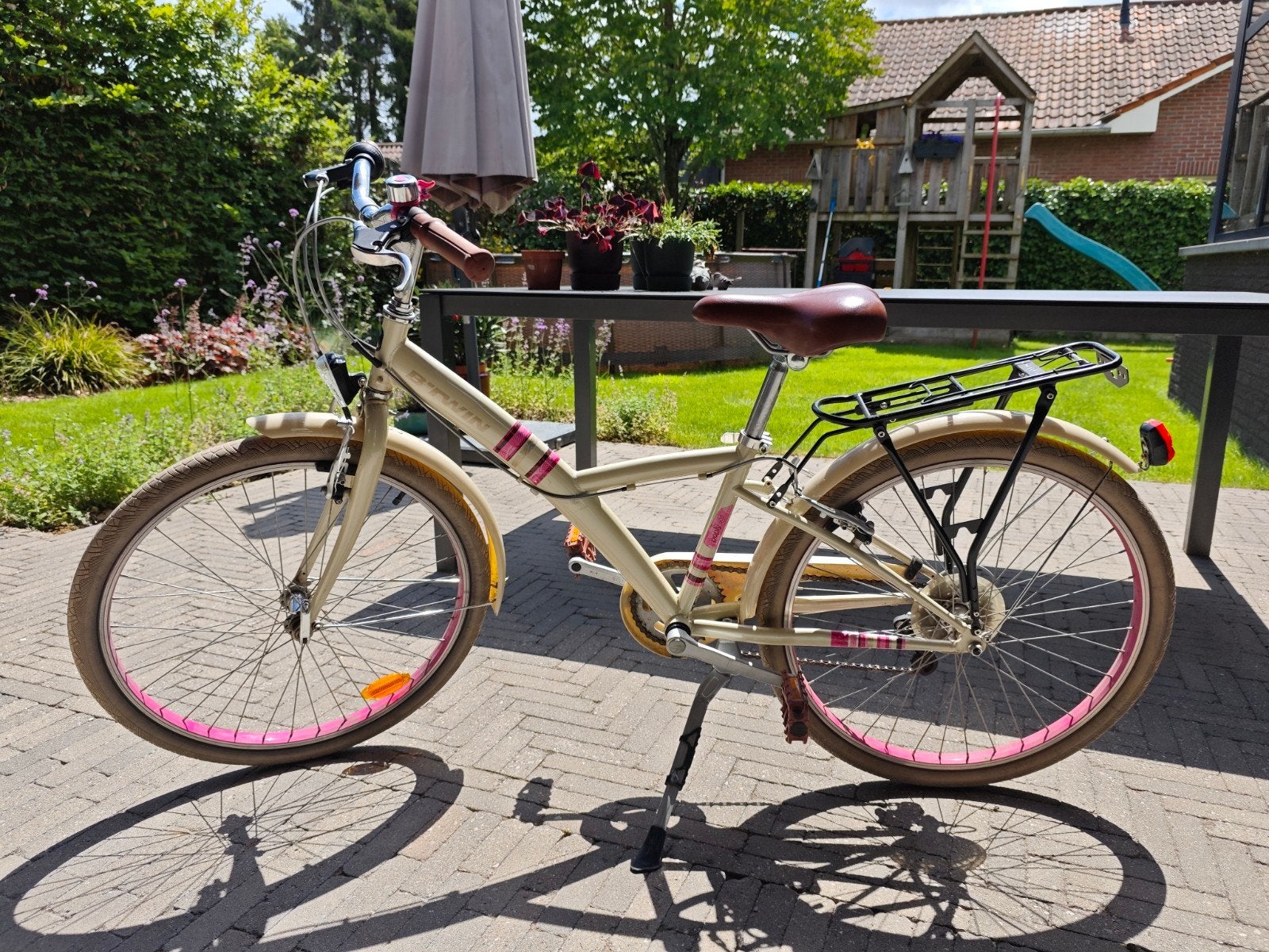 Meisjesfiets, Ophalen
