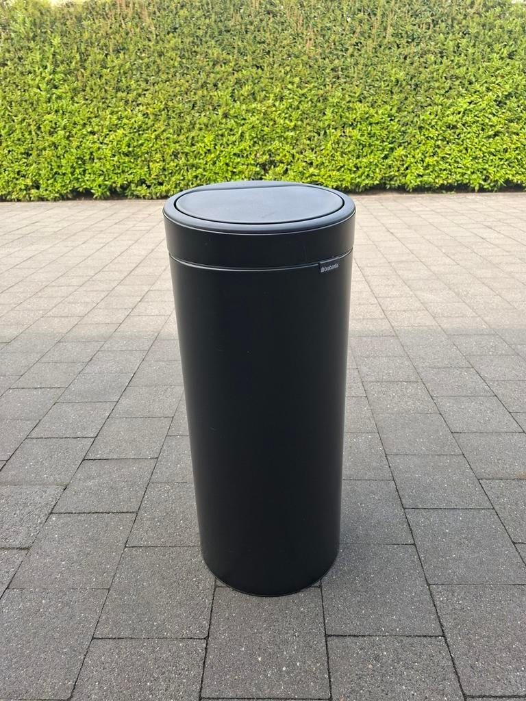 Stijlvolle vuilbak Brabantia, Ophalen