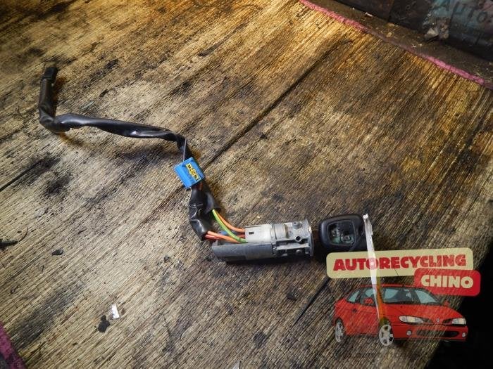 Serrure de contact + clé d'un Peugeot 206, -, 3 mois de garantie, Utilisé, -