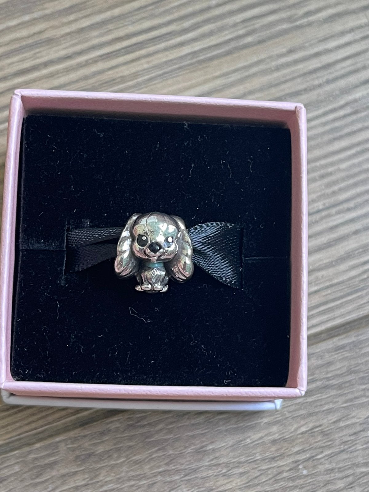 Pandora Disney film hondenbedeltje, Handtassen en Accessoires, Bedels, Ophalen, Zo goed als nieuw, Pandora