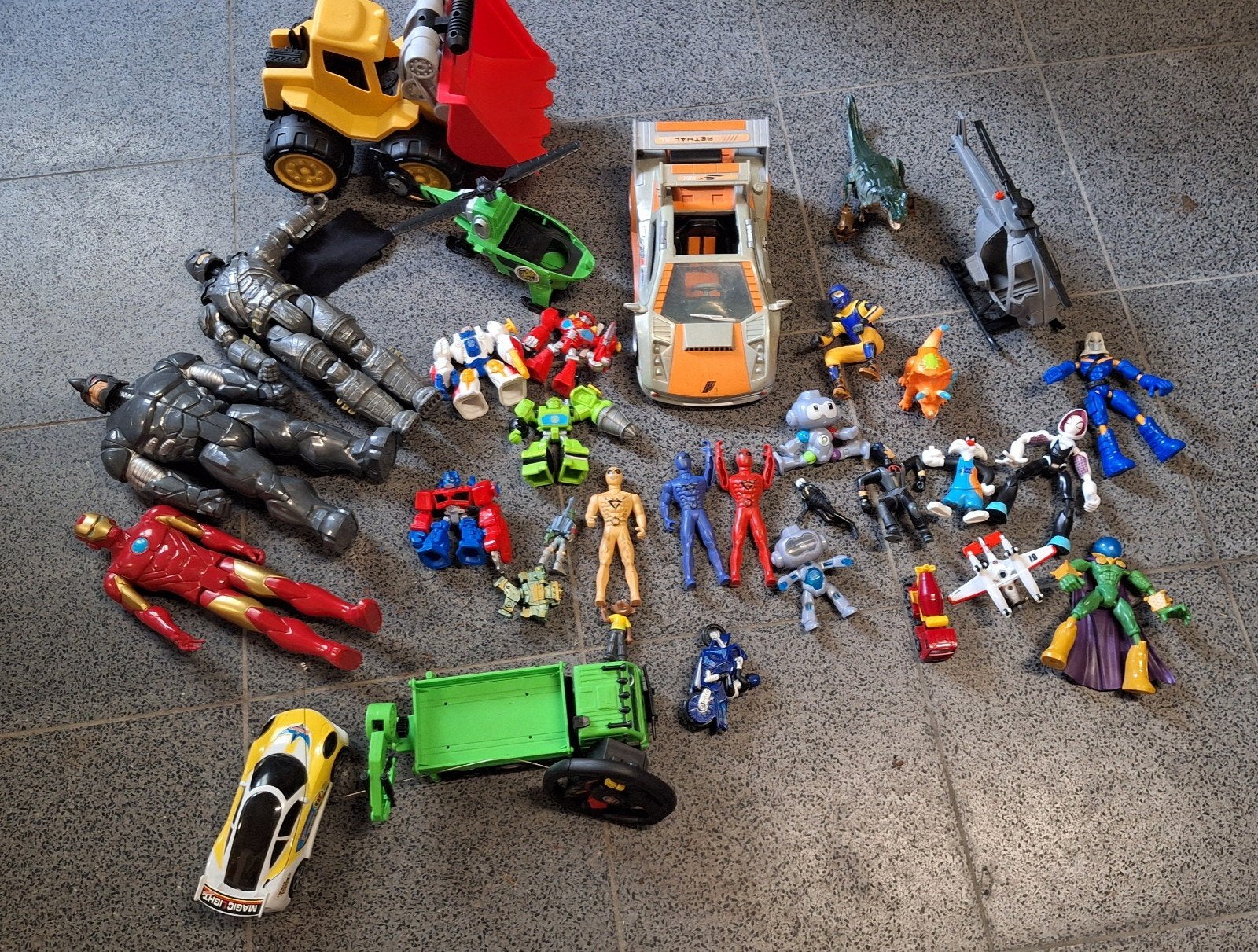 Te koop lot actiespeelgoed, Ophalen, Zo goed als nieuw
