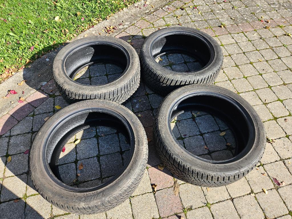 4x pneus hiver 245/45 R18, Autos : Pièces & Accessoires, Enlèvement, Utilisé, Pneus hiver, 245 mm