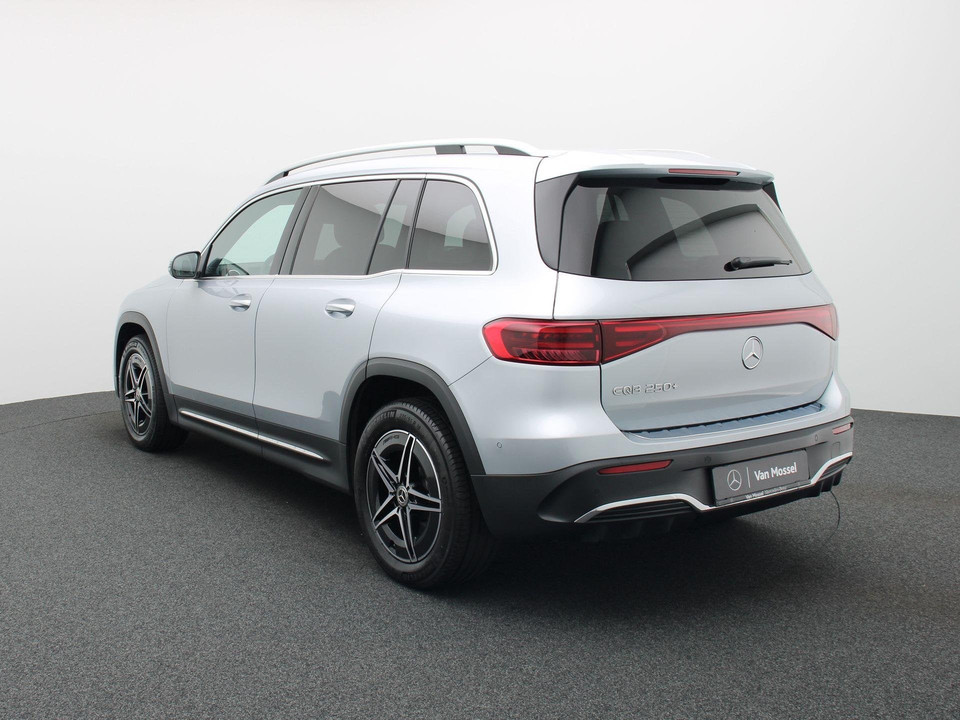 Mercedes-Benz EQB 250+ AMG Line + PANORAMISCH DAK + CARPLAY, Autos, Mercedes-Benz, Argent ou Gris, Achat, Entreprise, Electronic Stability Program (ESP)