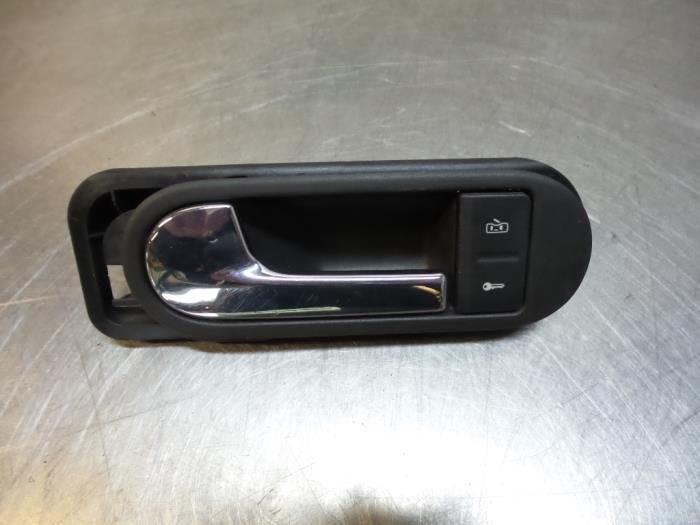 Poignée portière 4portes avant gauche d'un Volkswagen Golf, Volkswagen, -, Utilisé, -