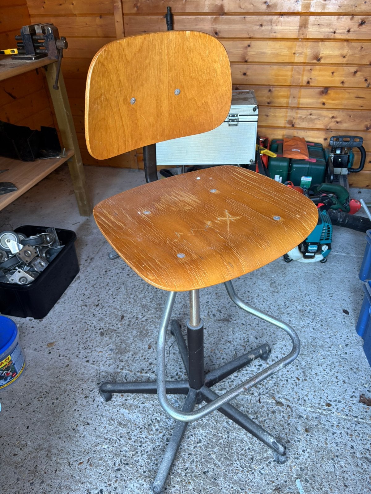 Oude industriële bureaustoel van aan een tekentafel, Enlèvement, Utilisé, Chaise de bureau
