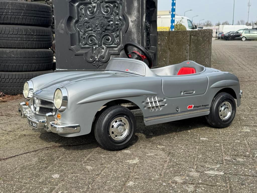 Voiture à pédales Mercedes Benz SL 300, Antiquités & Art, Antiquités | Jouets, Enlèvement