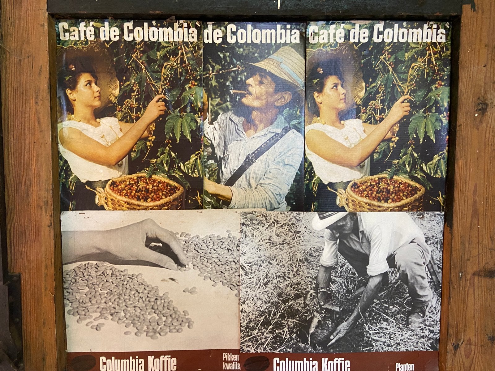 Oude posters van cafe de colombia, Ophalen