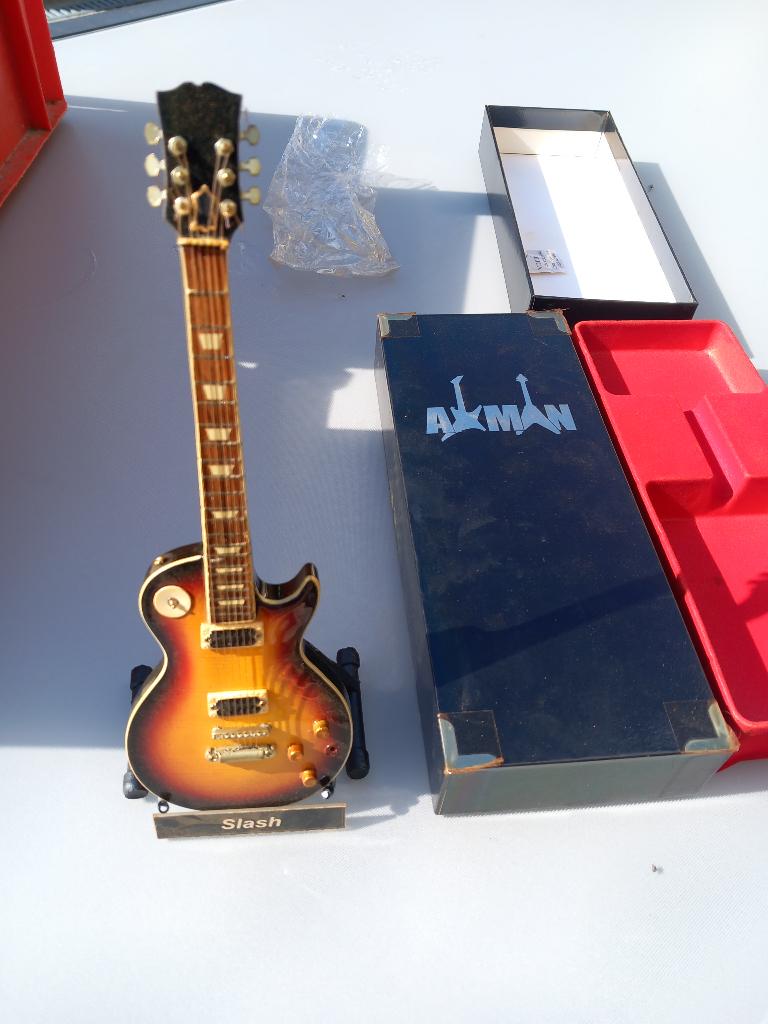 guitare miniature 'Slash', Muziek en Instrumenten, Overige Muziek en Instrumenten, Ophalen of Verzenden