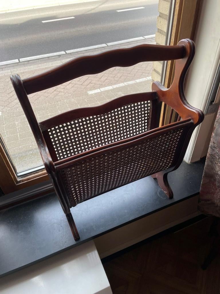 Vintage krantenrek / lectuurbak, Antiek en Kunst, Ophalen