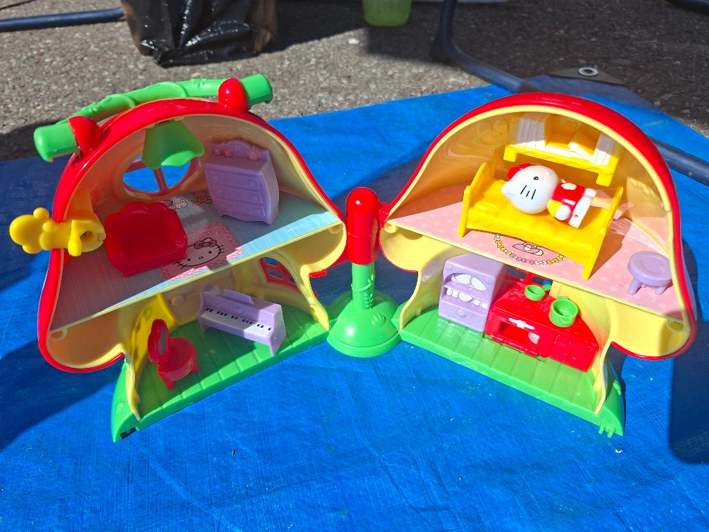 Meeneembaar speelgoedhuisje van Hello Kitty, Kinderen en Baby's, Ophalen of Verzenden, Zo goed als nieuw, Plastic