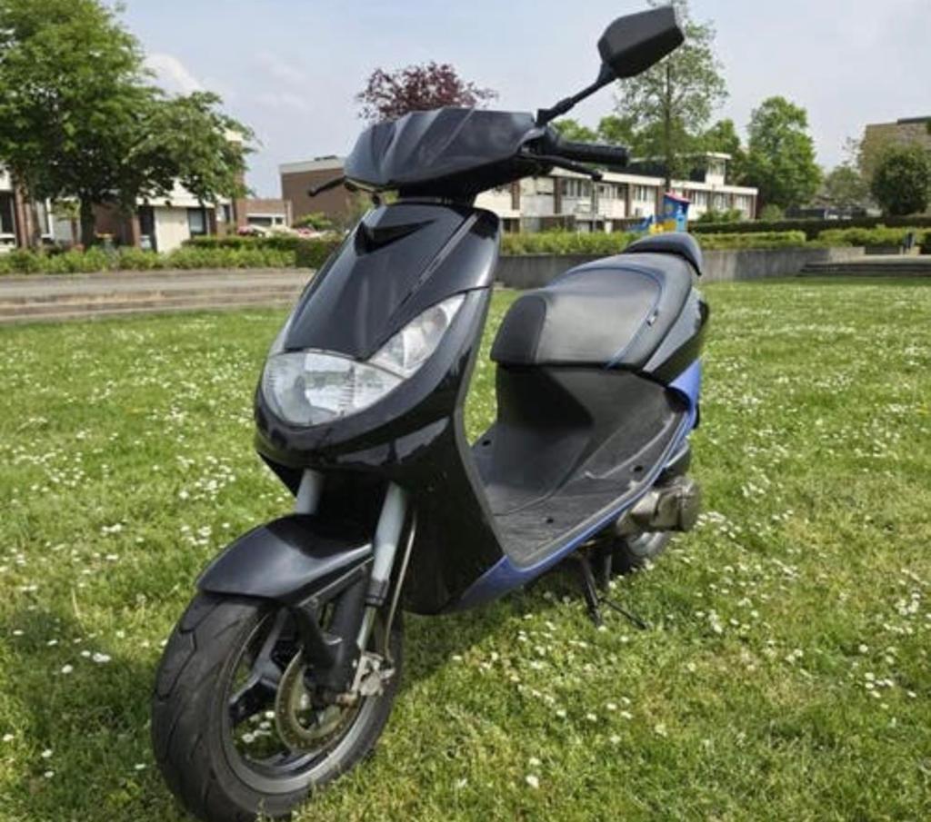 Peugeot viva city gezocht, Fietsen en Brommers, Scooters | Peugeot, Ophalen, Tweetakt, Nieuw, Klasse B (45 km/u)