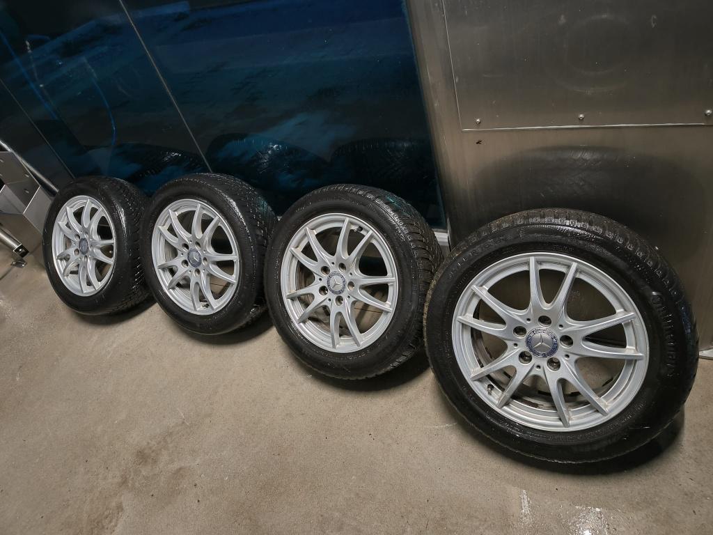 Jantes Mercedes avec pneu hiver, Pneus et Jantes, Pneus hiver, 16 pouces, Véhicule de tourisme