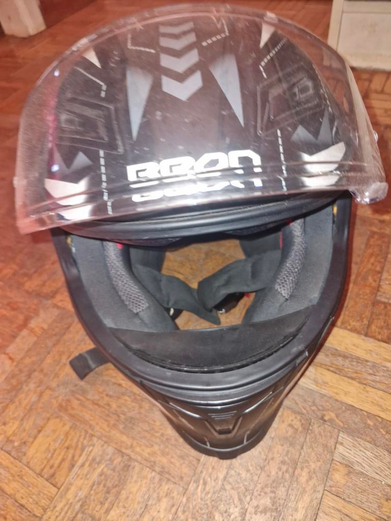 Helm maat L, Enlèvement