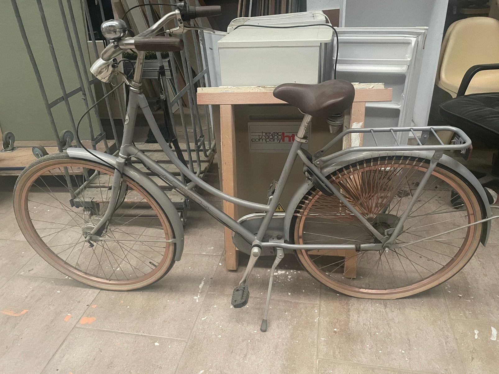 Dames fiets, Ophalen