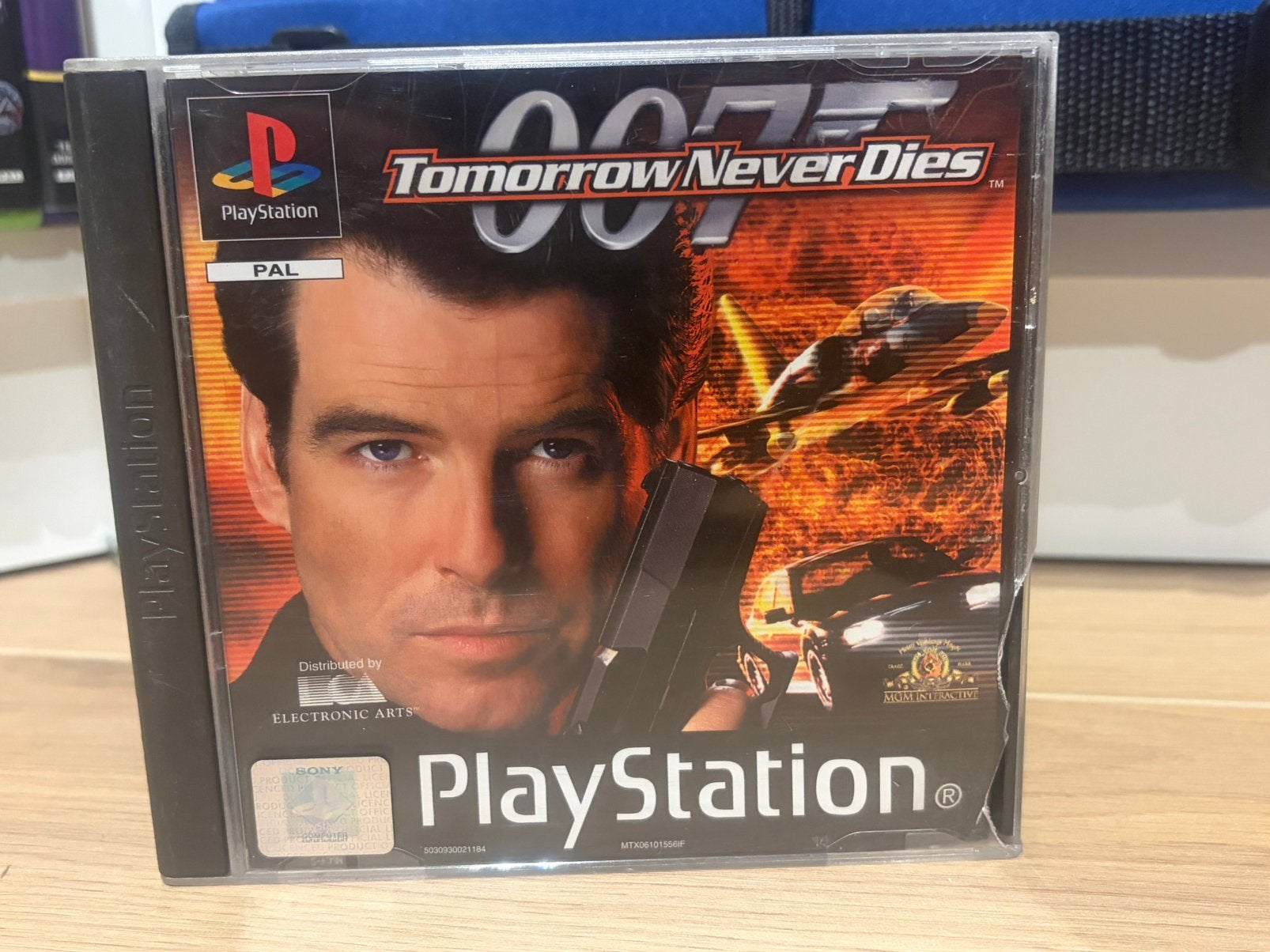 007 tomorrow never dies, Enlèvement, Comme neuf
