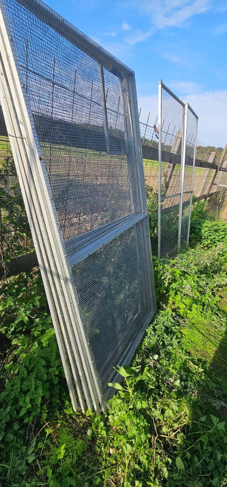 veel panelen voor voliere, Enlèvement