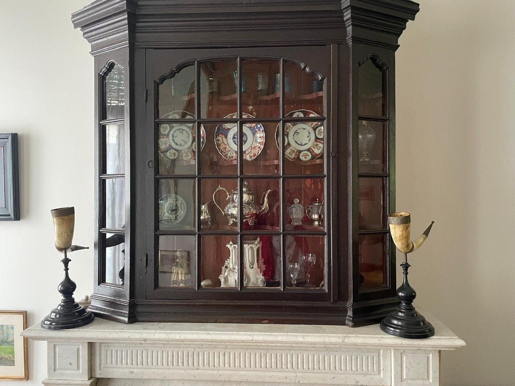 Antieke vitrine kast, Ophalen