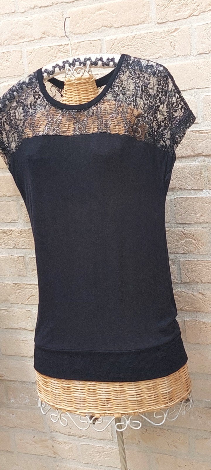 chic topje maat s/m only 49cm van oksel tot oksel, Kleding | Dames, Maat 38/40 (M), Zwart, Ophalen of Verzenden, Zo goed als nieuw