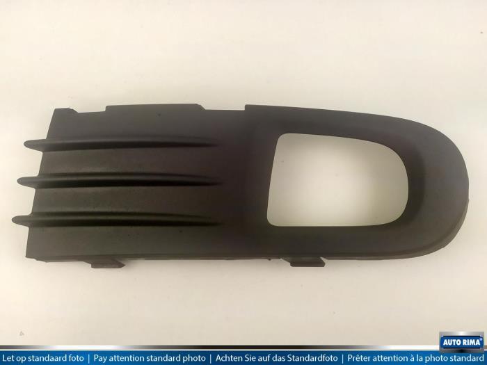 Plaque de protection feu antibrouillard gauche d'un Volvo V5, -, 3 mois de garantie, Utilisé, -