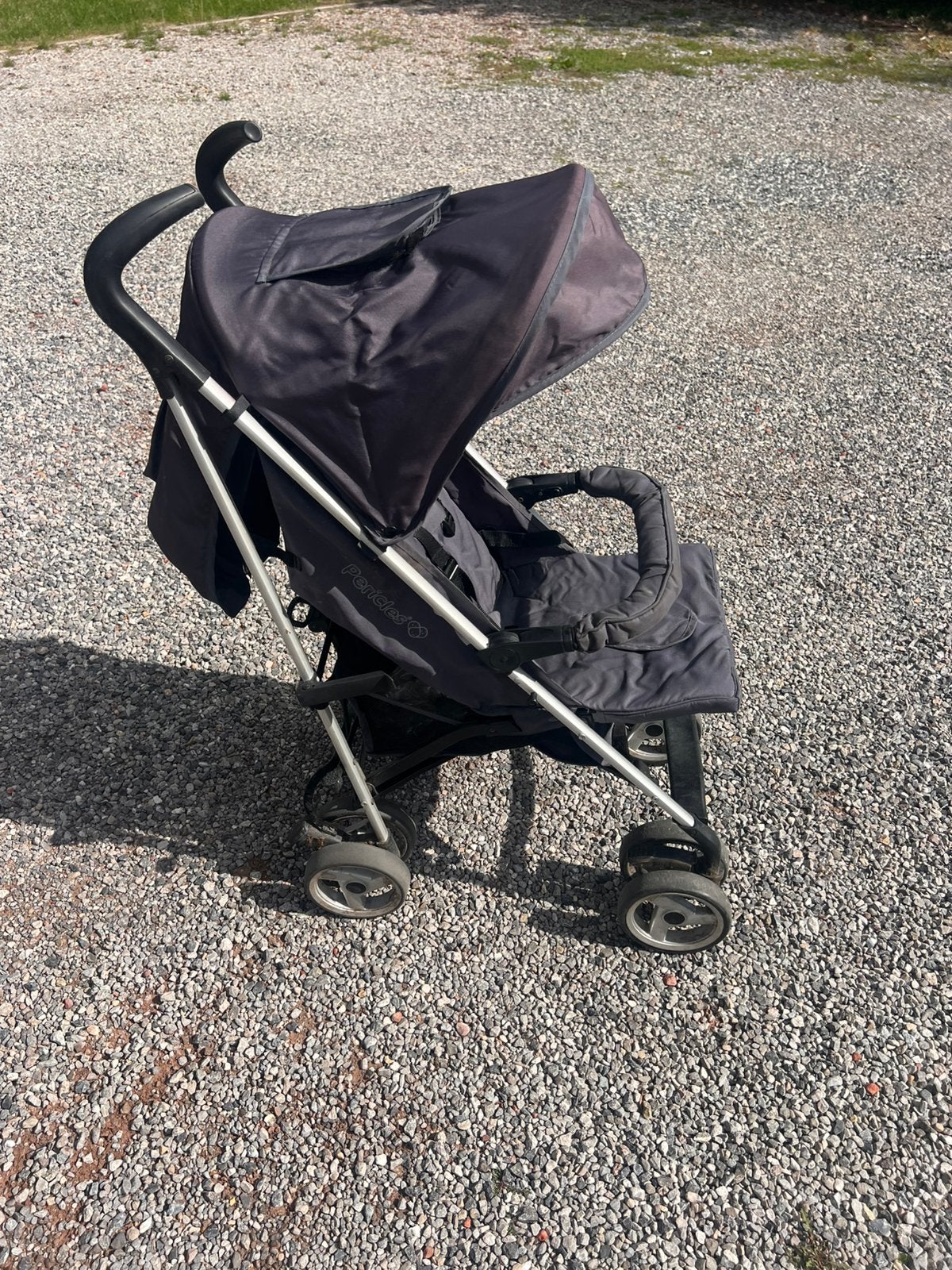 Buggy Pericles met regenscherm, Ophalen, Gebruikt