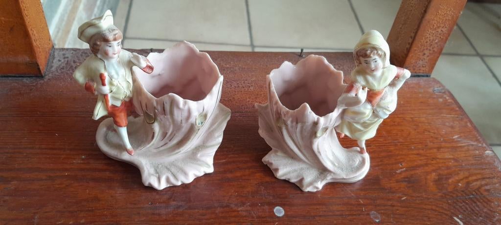 Bouquetières couple statuettes en biscuit de porcelaine, Antiquités & Art, Enlèvement ou Envoi