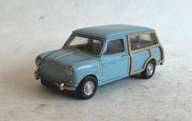 British Motoring Classics MCC 180/2 Mini Countryman blauw., Hobby & Loisirs créatifs, Voitures miniatures | 1:43, Comme neuf, Voiture