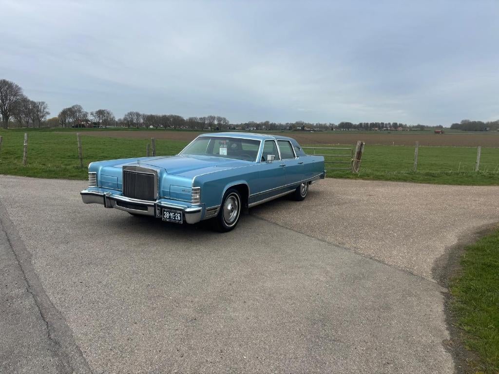 zeer mooie harde Lincoln town car bouwjaar 1977, Auto's, Lincoln, Automaat, 8 cilinders, Town Car, Blauw