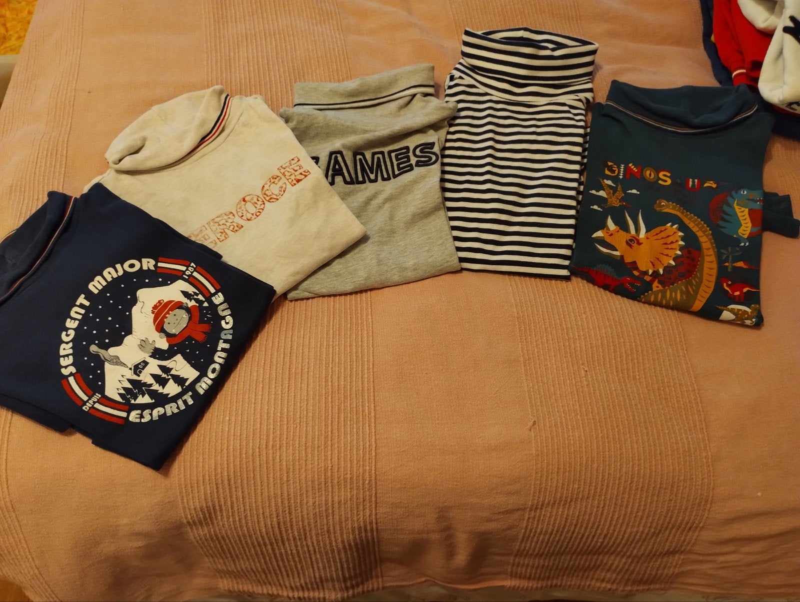 lot vêtements hiver de marque 146, Garçon, Pull ou Veste, Enlèvement, Utilisé
