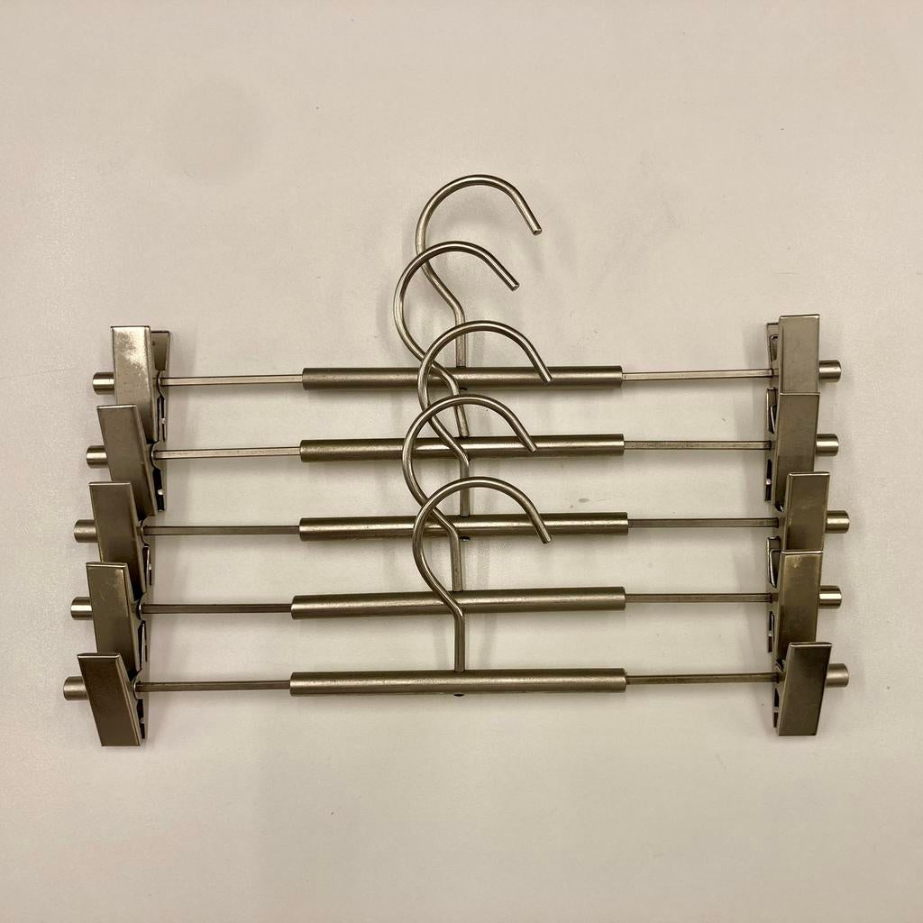 100 Kledinghangers, Ophalen, Zo goed als nieuw