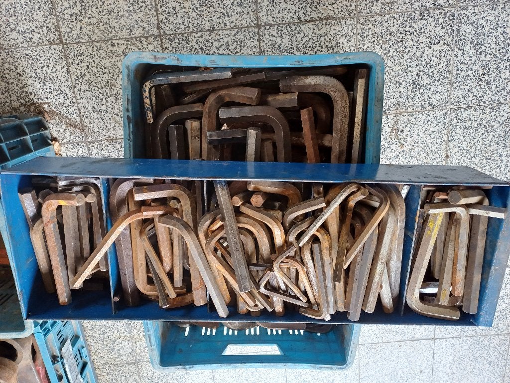 Gros lot de cle allen, Enlèvement