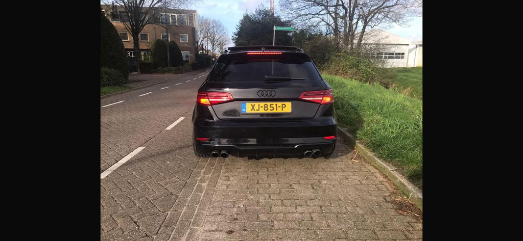 AUDI A3 S3 look pano 19inch full, Autos, Cuir et Alcantara, Achat, Entretenue par le concessionnaire, Noir