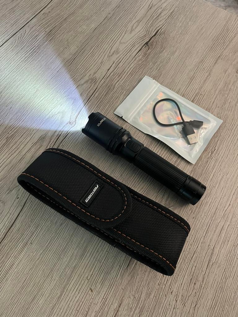 Lampe de poche Klarus A1 Pro, rechargeable, 1300 lumens, Enlèvement, Comme neuf