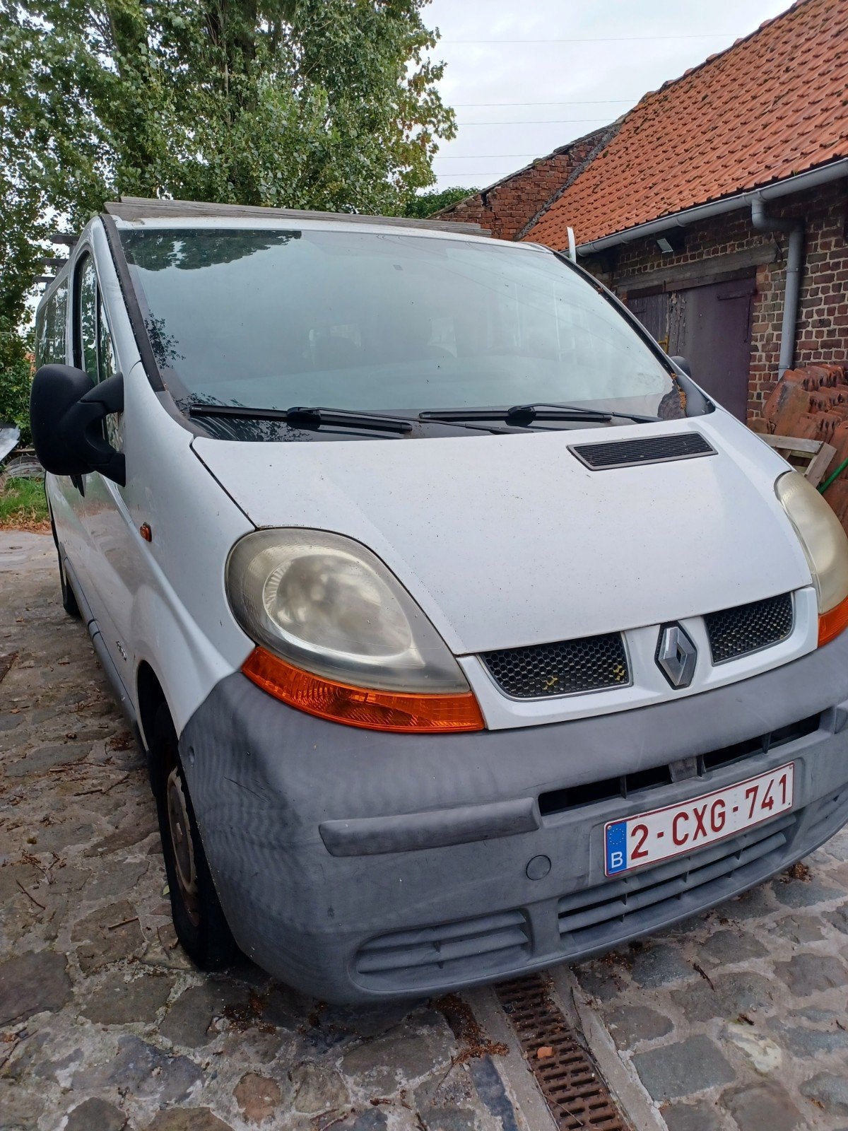 minibus renault 9 personnes bj 2005 avec attelage, Autos, Achat, Boîte manuelle, Autre carrosserie, Diesel