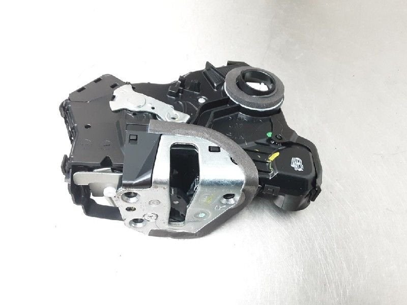 SERRURE DE PORTE RODS AVANT DROIT Toyota Auris (E18), Utilisé, Toyota