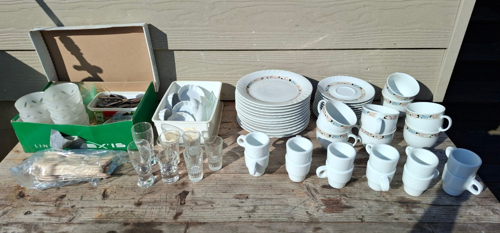 lit à vaisselle en lot, idéal pour une chambre ou comme ajou, Enlèvement