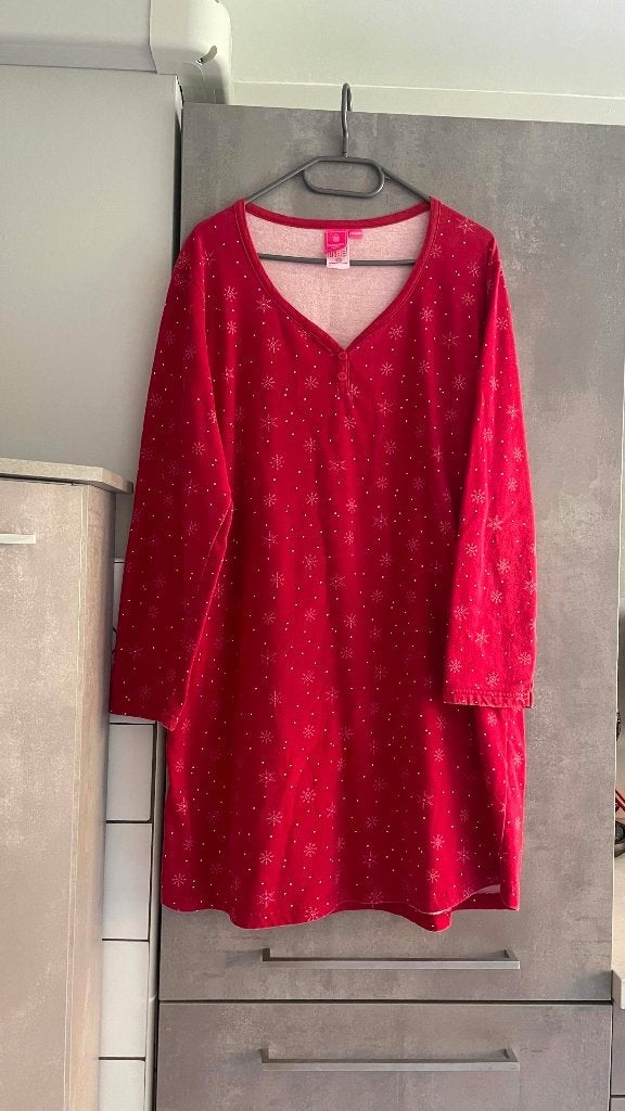 ROBE de nuit neuve rouge FRANCOISE SAGET 46/48, FRANCOISE SAGET, Enlèvement ou Envoi, Neuf, Taille 46/48 (XL) ou plus grande