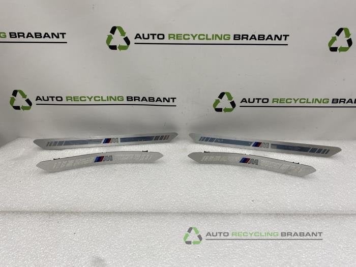 Bande décorative d'un BMW X5, -, 3 mois de garantie, Utilisé, -