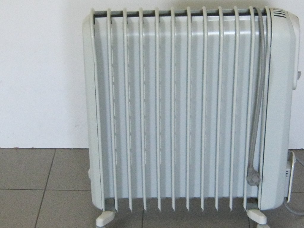 olieradiator Delonghi Vento, Doe-het-zelf en Bouw, Verwarming en Radiatoren, Ophalen, 30 tot 80 cm, Gebruikt, Radiator