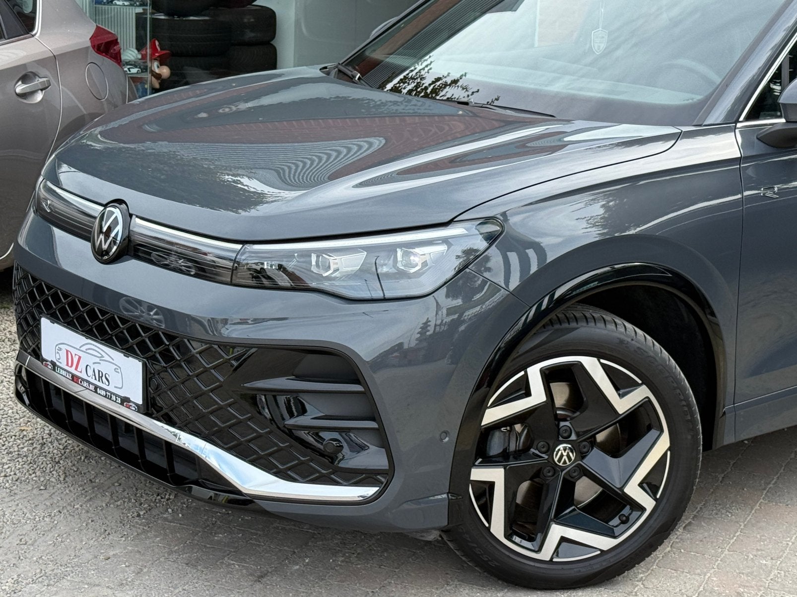 VOLKSWAGEN TIGUAN R-LINE 4MOTION 2.0TDI 193CV |TOIT PANO |, Cuir, Argent ou Gris, Euro 6, Entreprise