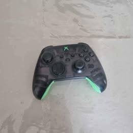 Manette Xbox 20th anniversary, Enlèvement